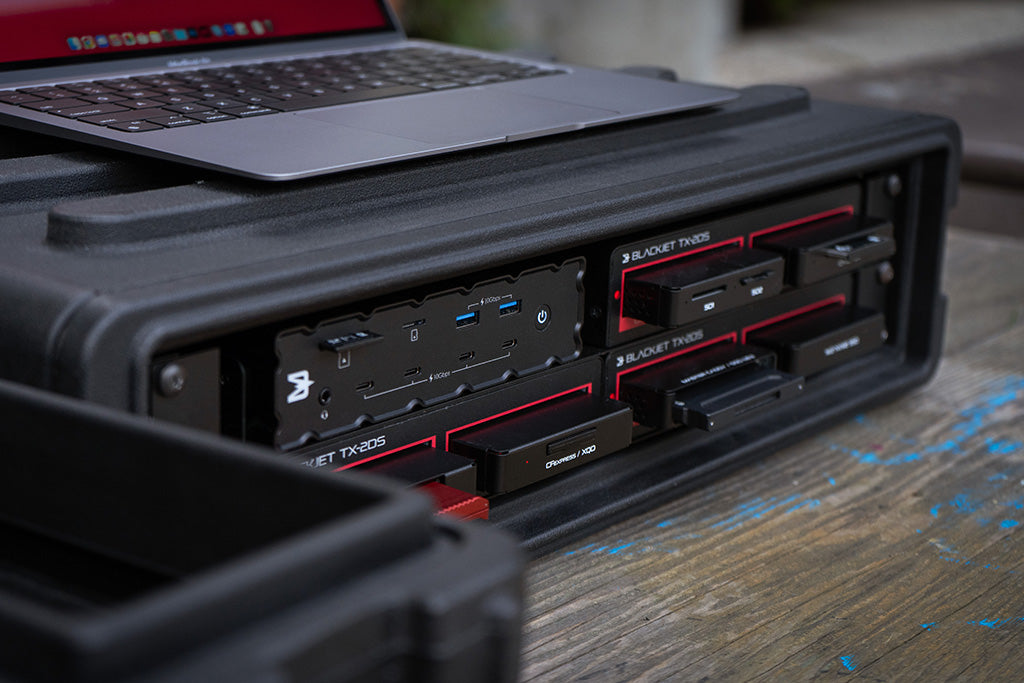 BLACKJET TX-2DS Système d'accueil Thunderbolt 3 à 2 baies (ENSEMBLE DE MONTAGE EN RACK) 